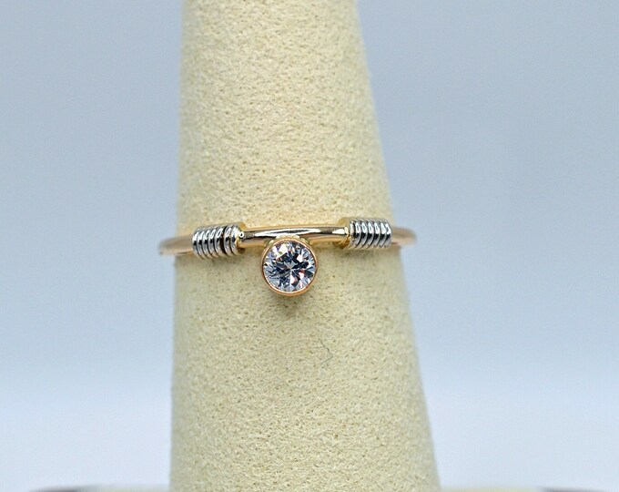 CUBIC ZIRCONIA Ring in 14K Yellow Gold (Handcrafted)