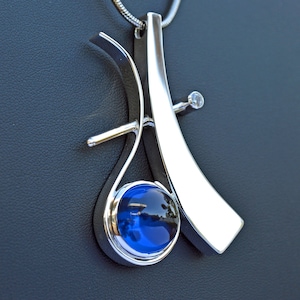 Moderne stijl, synthetische blauwe saffier, zirkonia, handgemaakt, hanger van sterling zilver 925
