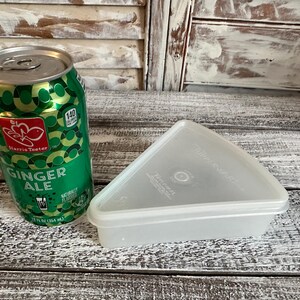 Vintage Tupperware Pie Slice Keeper with 2 Lids/Clear/Extra Lid/Excellent Pre-Owned Condition/No Yellowing