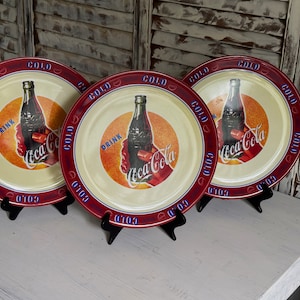 Set of 3 Vintage Collectible 2002 Coca Cola Gibson Classic Everyday Melamine Plates/Coke Memorabilia
