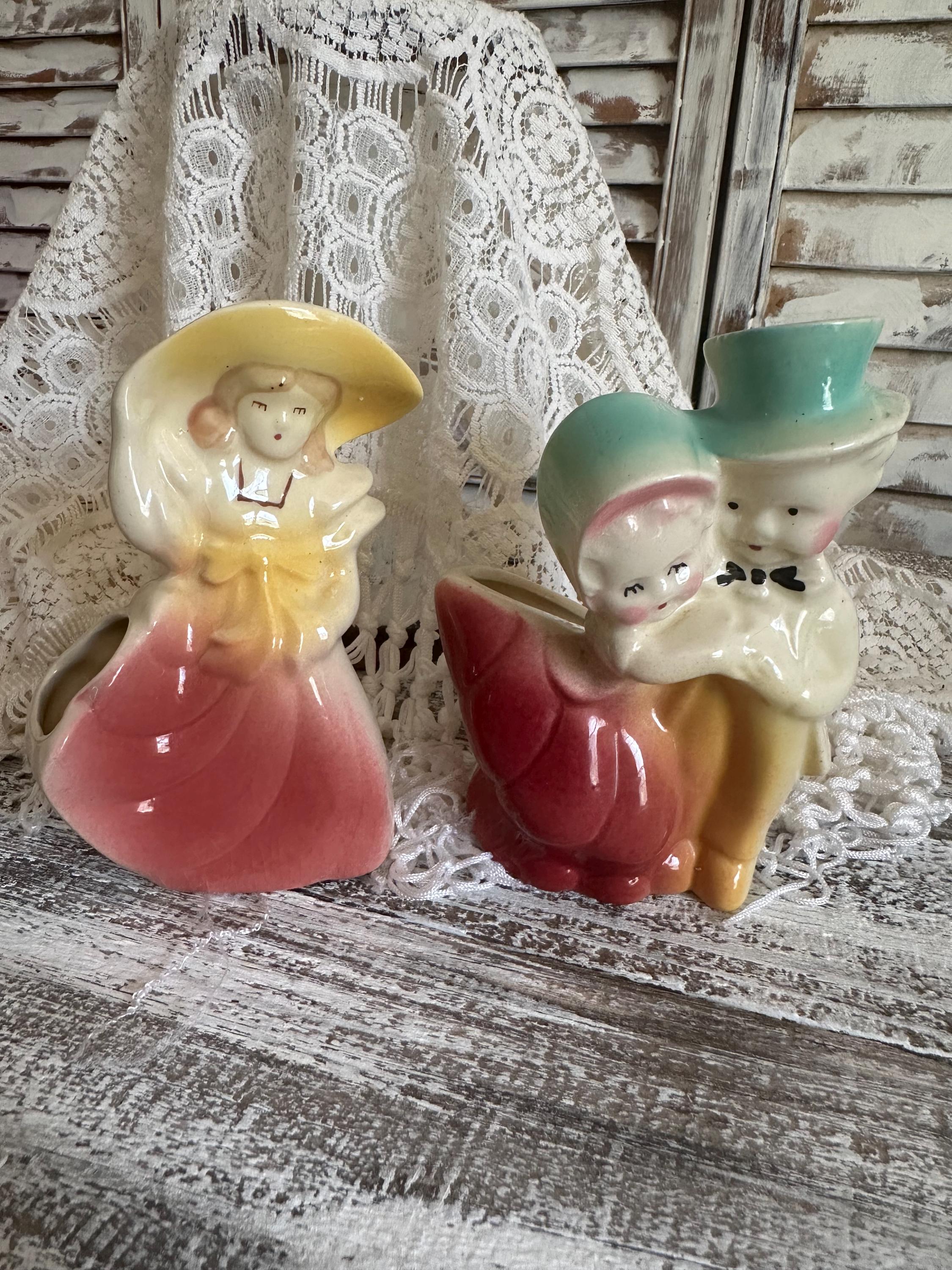 Vintage 1950's Dancing Couple/Girl in Hat/Shawnee Pottery Planter/Mid Century/Kitschy/Pink Blue Yellow/Spring/Easter/Valentines