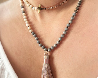 Lange Perlen Quaste Halskette: Handgeknüpfte Boho Halskette