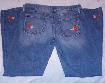 Gap Boot Cut Denim Jeans Women&#39;s 30 Strawberry Applique Patches