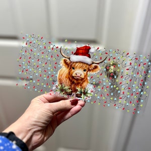 Emballage UVDTF guirlande lumineuse Santa Highland Cow, boîte de 16 oz, tasse ou gobelet en verre, emballage de Noël, prêt à poser, adhésif imperméable permanent