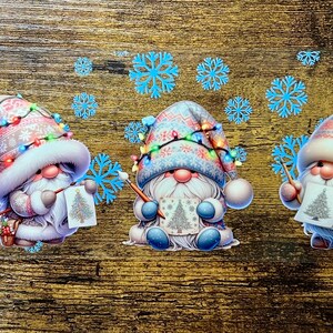 UVDTF Wrap Weihnachtslichter Zwerge Schneeflocken 16 Unzen Dose Glasbecher Tumbler, Gnome Wrap, bereit zu gelten, permanenter wasserdichter Klebstoff