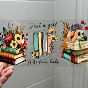 UVDTF Wrap Books Girl Who Loves Books, boîte de 16 oz, gobelet en verre, emballage de livre. Adhésif imperméable permanent, prêt à poser