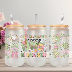 UVDTF-wrap verpleegster klaver voor 16 oz blik glazen mok beker, Can't Talk Right Now Wrap, klaar voor gebruik, permanente lijm, waterdicht