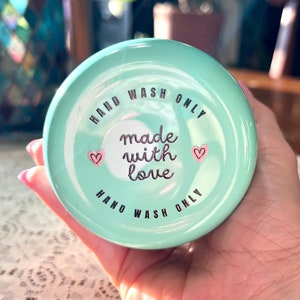 Transferencia UVDTF Lavado a mano únicamente Redondo de 2" Hecho con amor para vasos y tazas por hoja, Adhesivo impermeable permanente, Listo para aplicar