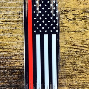 Envoltura de bolígrafo UV DTF con bandera estadounidense de línea roja fina para regalos de bomberos.