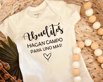 Abuelitos hagan campo para uno mas/Anuncio de embarazo/Body recién nacido/Baby Reveal/Sorpresa/Onesie español/Revelación de embarazo/nuevo miembro