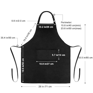 K&ouml;nnte beinhalten: Schwarze Sch&uuml;rze mit einer Tasche, 71 cm breit, 50 cm lang und 38 cm hoch. Die Sch&uuml;rze hat verstellbare Nackenriemen und B&auml;nder in der Taille. Die Sch&uuml;rze hat eine Tasche, die 27 cm breit und 14 cm hoch ist.