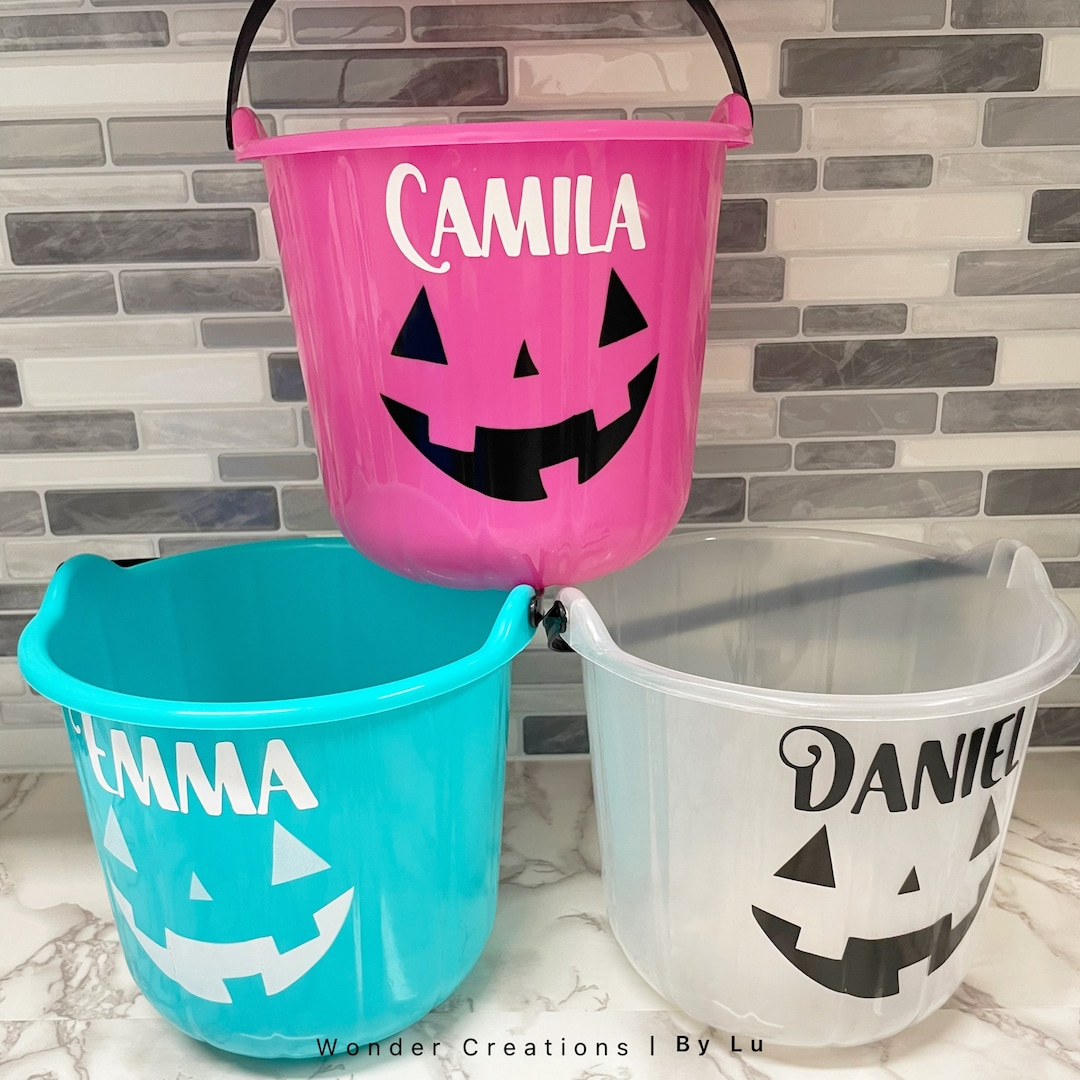 Halloween Candy Bucket/trick or Treat Bucket/custom Trick or Treat
