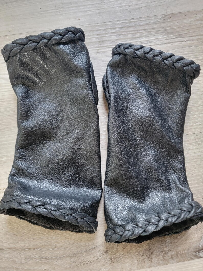 Black Leather Fingerless Gloves: Braid Detail Driving Gloves image 5