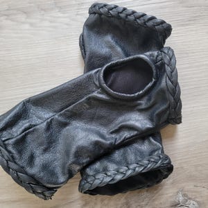 Black Leather Fingerless Gloves: Braid Detail Driving Gloves image 4