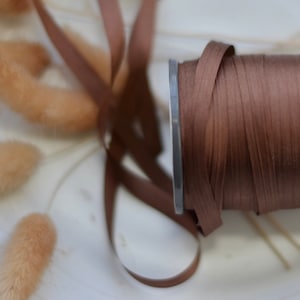 dunkelbraune Zuckerseide 1/4" Band