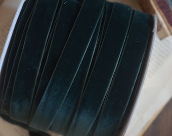 dark forest green 7/8" wide swiss velvet