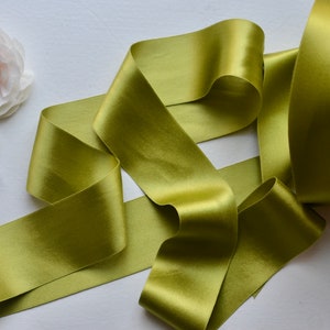 ruban de satin de soie vert chartreuse
