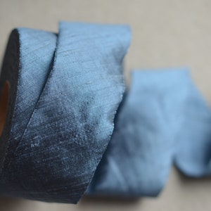 blau denimfarbenes Dupionseidenband
