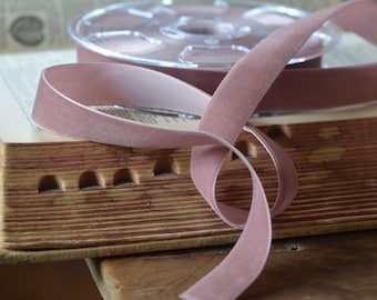 Terciopelo suizo de 22 mm de ancho, color malva polvoriento