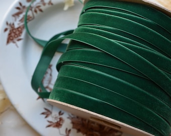 hunter green swiss velvet 5/8" ribbon