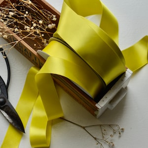 yellow chartreuse penta satin ribbon