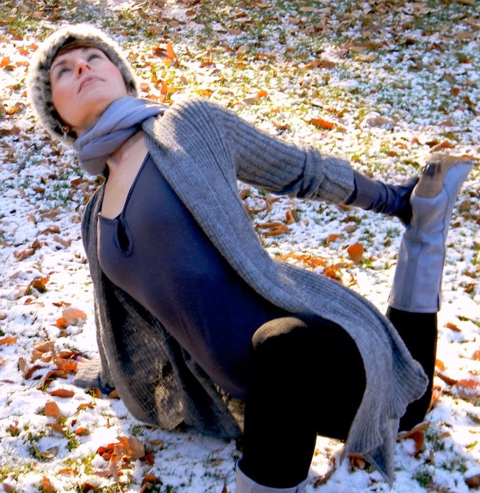 Knit Jersey Top CA 1 / Low Neckline / Front Key Hole Opening