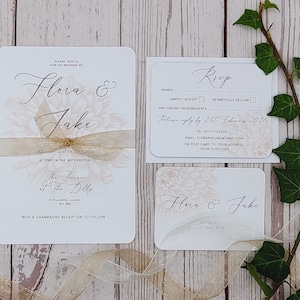 Dahlien-Blumenhochzeitseinladungen mit Band oder Clips, weiche Blumen lädt ein, rsvp Wahl