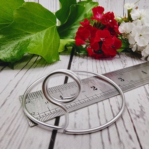 Schlichte handgemachte freistehende runde Hochzeitstischnummerhalter, Fotohalter, alle Farben! Maximale Kartengröße 4 x 6 Zoll