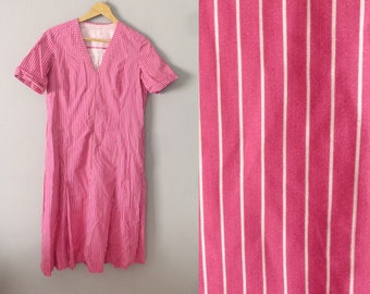 80s striped dress. M size. Cotton fuschia summer retro dress with white stripes, custom made in Greece. In a very good vintage condition.