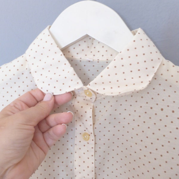 60s polka dot shirt. L size. Peter pan collar vintage synthetic blouse, beige color with mocha brown dots. In a very good vintage condition.