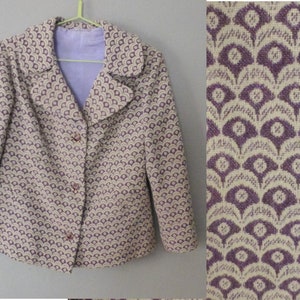 70s mod blazer & skirt. M size. Stylish retro suit with purple, beige patterns,fully lined made in Greece. In a very good vintage condition.