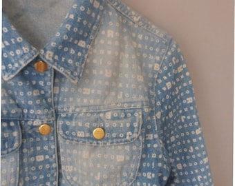 90s Roccobarocco jacket. S size. Short soft denim jeans outwear signed by Roccobarocco, brand logo all over. In excellent vintage condition.