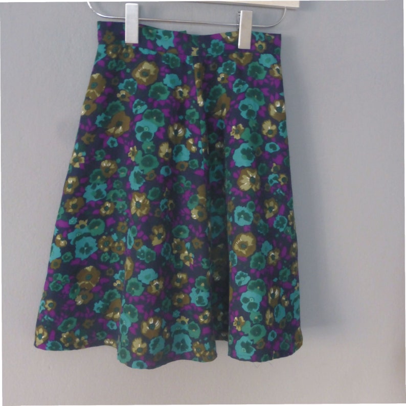 Blue hippie long skirt with multicolor flowers in A line fully lined 70s girl/'s skirt 8-9 years old In a very good vintage condition.