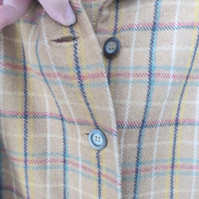 80s oversized outwear. 4XL size. Light brown plaid unisex coat with multicolor lines, two front pockets. In a very good vintage condition. image 3