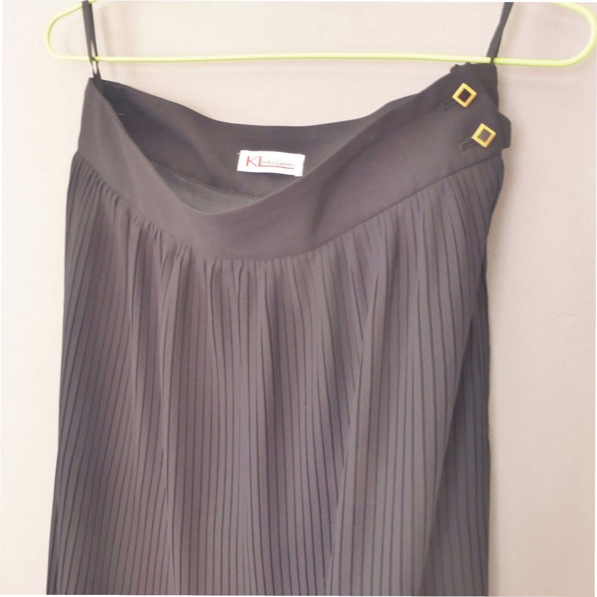 90s Karl Lagerfeld skirt. M size. Pleated black polyester long skirt, inner lining viscose, made in Germany. In excellent vintage condition.
