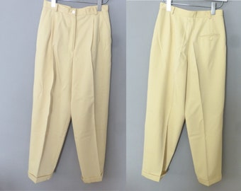 80s Liz Clairborne pants. S size. Cream beige high rise pleated trousers, made in Colombia. Excellent vintage condition.