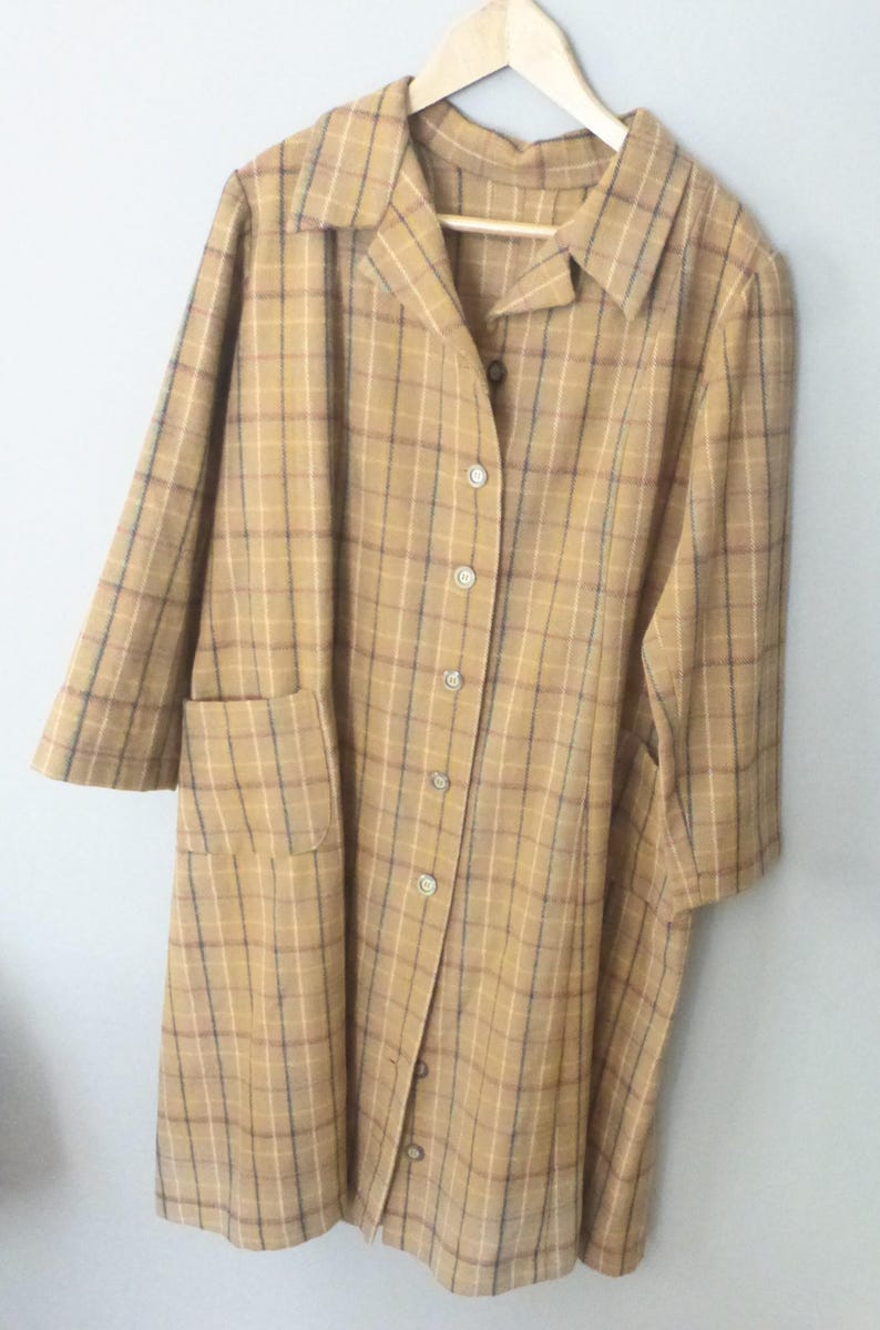 80s oversized outwear. 4XL size. Light brown plaid unisex coat with multicolor lines, two front pockets. In a very good vintage condition. image 5