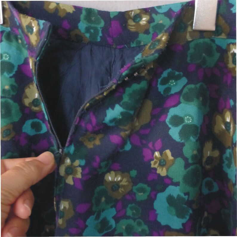 Blue hippie long skirt with multicolor flowers in A line fully lined 70s girl/'s skirt 8-9 years old In a very good vintage condition.