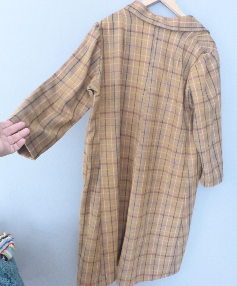 80s oversized outwear. 4XL size. Light brown plaid unisex coat with multicolor lines, two front pockets. In a very good vintage condition. image 10