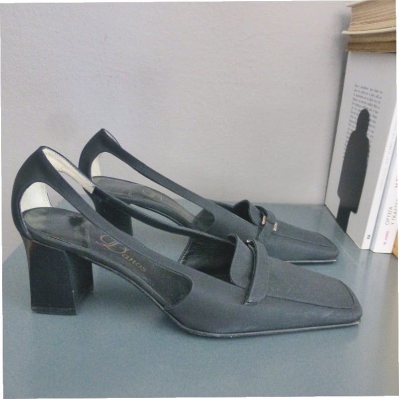 square toe heels 90s