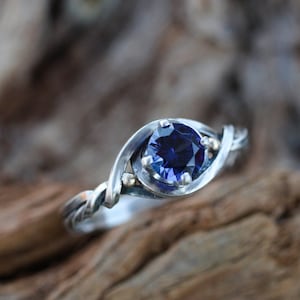 Bague de fiançailles saphir : bague solitaire celtique en argent bague de fiançailles délicate bague de fiançailles alternative viking bague de promesse bleue image 3