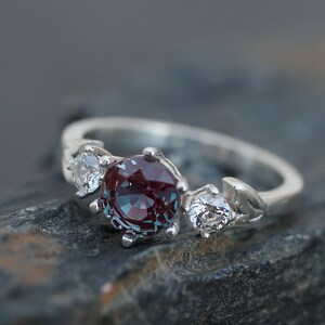 alexandrite engagement ring leaf three stone