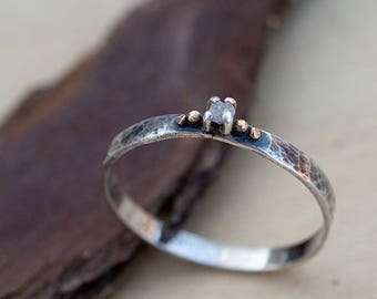 Raw Diamond Engagement Ring: Dainty hammered ring - Uncut diamond ring - Organic engagement ring - Rough white diamond promise ring