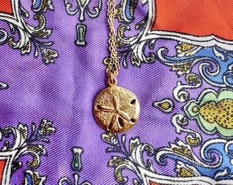 Vintage 90s Sand Dollar Faux Gold Charm Necklace