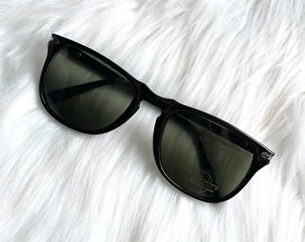 Vintage 80s Black Wayfarer-Style Sunglasses