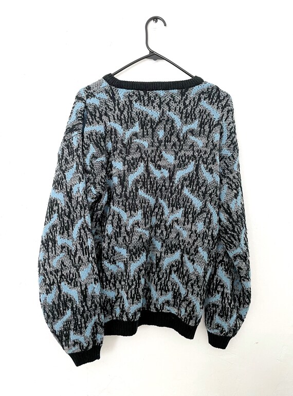 Vintage 80s Cozy Oversized Black and Blue Graphic… - image 3