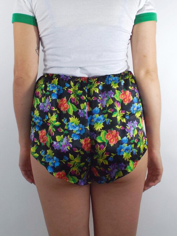 ショートパンツ s/e/o : 25SS / FLORAL GATHERED FRILL SHORTS (2COLORS) Vintage High-cut and High-waisted Silky Floral Print Jogger
