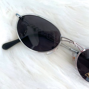 Vintage Y2k Silver Decorative Bridge Dark Tinted Sunglasses image 2