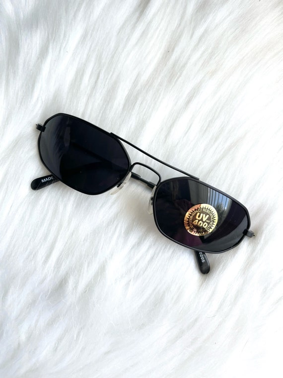 Vintage Black Frame Aviator Sunglasses