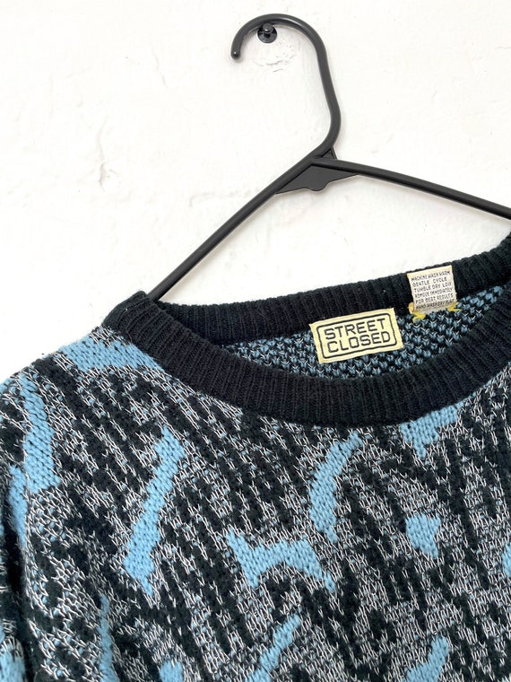 Vintage 80s Cozy Oversized Black and Blue Graphic… - image 2